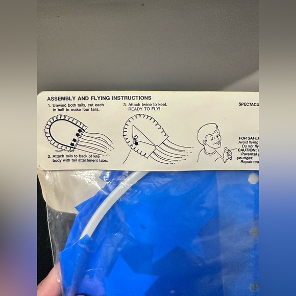 Vintage 1987 Gayla Dragon Style Kite Stars & Stripes #721 - 7.5' Tail - Picture 4 of 6